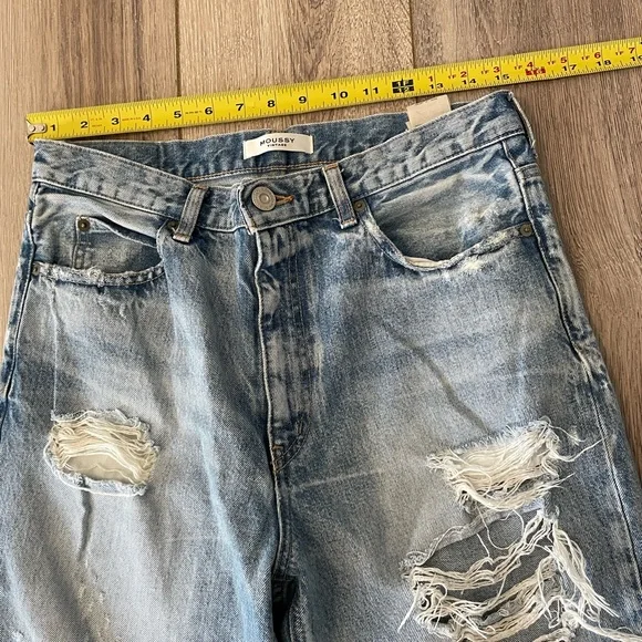 Moussy Vintage Japanese Denim Distressed Jeans
Size 29 High Rise Straight - Picture 9 of 9